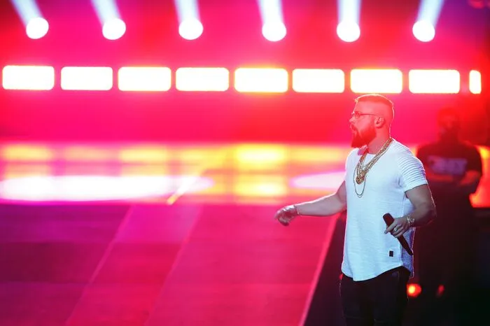 Die umstrittenen Rapper Kollegah und Farid Bang gewannen den Echo in der Kategorie Hip-Hop/Urban National - nach einer Debatte über ihre als antisemitisch kritisierten Texte.   