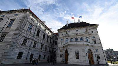 Wer zieht in die Hofburg ein? Wahltermin ist der 24. April