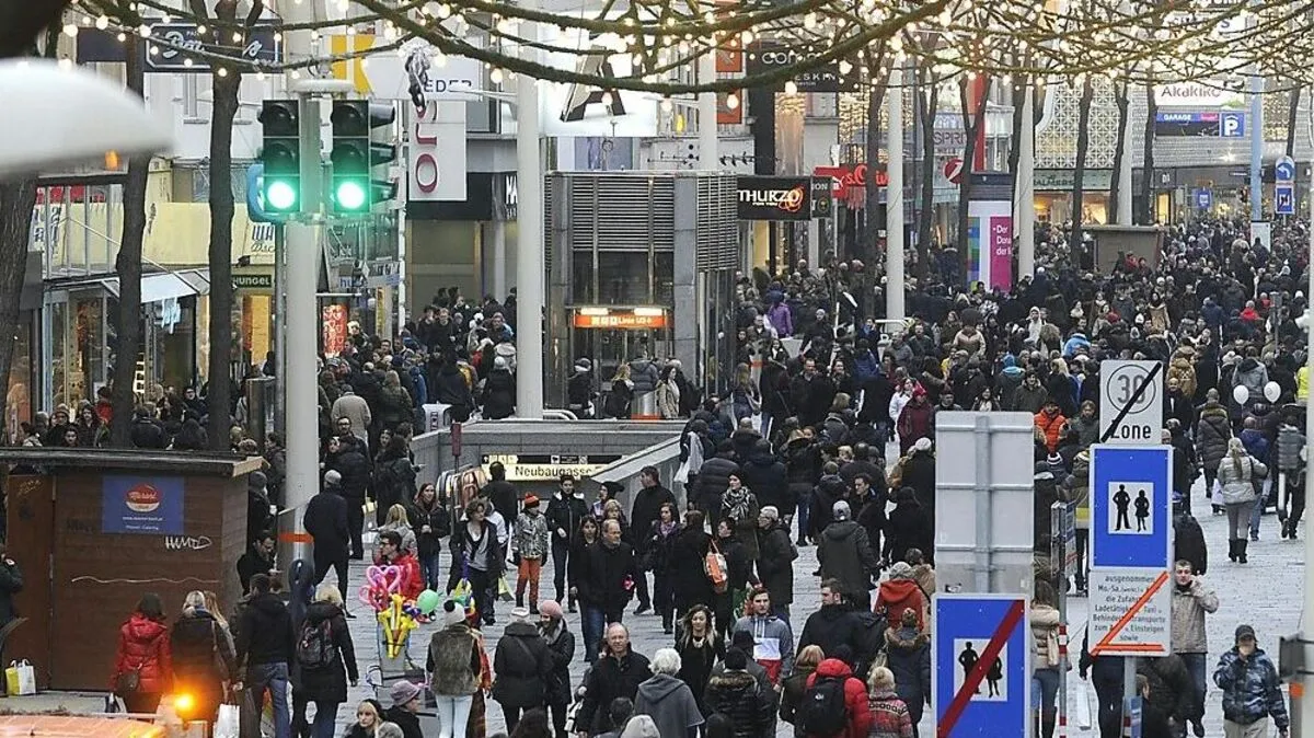 THEMENBILD: EINKAUFSSAMSTAG IM ADVENT