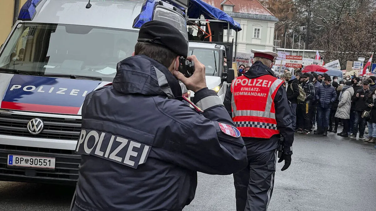 Polizei bei der Demonstration in Klagenfurt am Samstag. für Mittwoch ist sie jedenfalls "alarmiert"