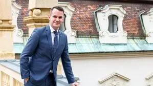 Bildungslandesrat Stefan Hermann (FPÖ) im Landhaus: „Wir müssen mit den Kosten runterkommen und flexibler werden“ 