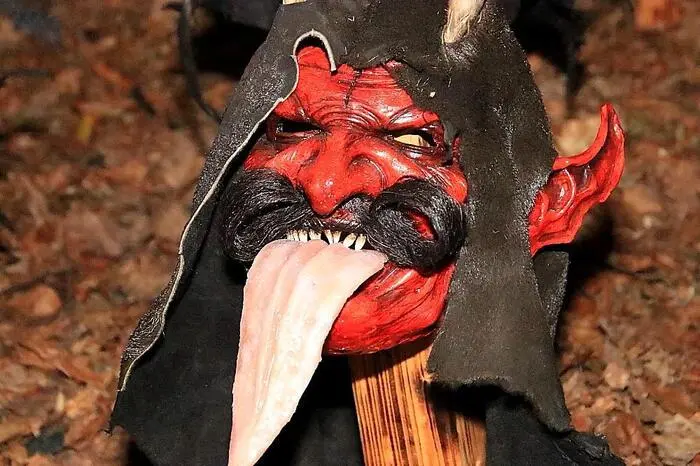 Die Schau in der Volksschule war auch gleich als Werbung für den Krampuslauf am Dorfplatz in Kainach am Samstag, 14. November um 18 Uhr geplant. Im Anschluss wird zur Aftershowparty in der Volksschule geladen.