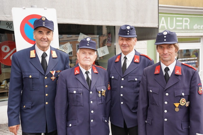 Die Abordnung der Feuerwehr