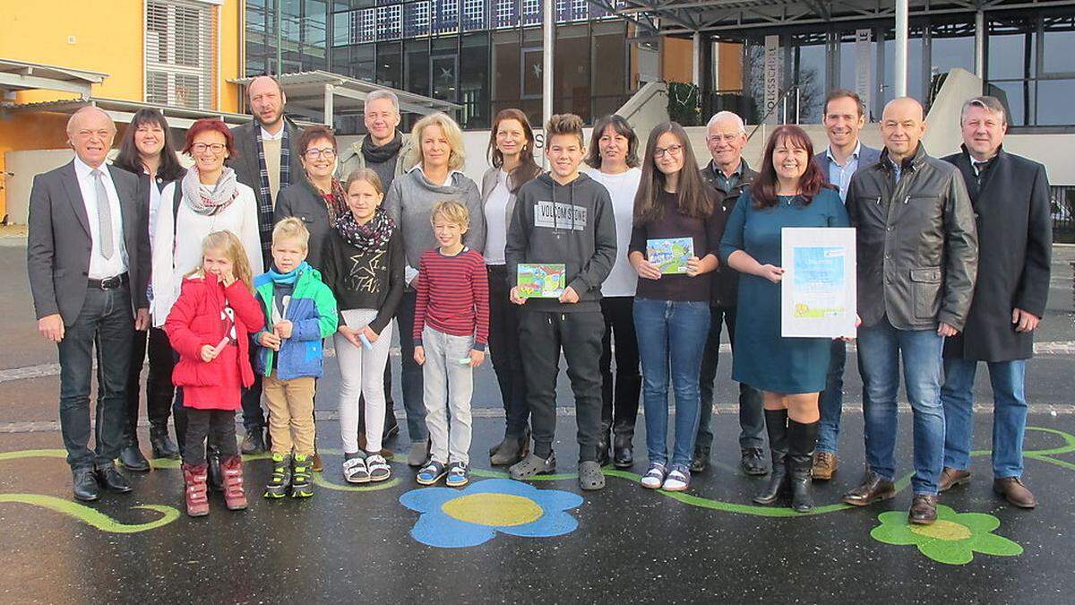 NMS, Volksschule und Kindergarten wurden in Kaindorf geehrt