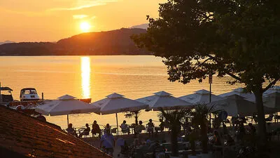An der Nordseite des Strandbades soll das Hallenbad gebaut werden