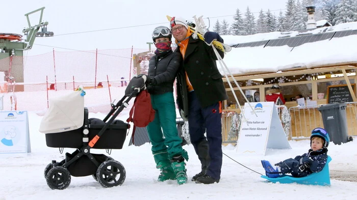 Auch wenn die Witterungsbedingungen am Wochenende nicht optimal waren: Zahlreiche Wintersportler hatten sich am Sonntag Richtung Simonhöhe in der Gemeinde St. Urban aufgemacht, um auf den Pisten ein paar Schwünge zu ziehen ...