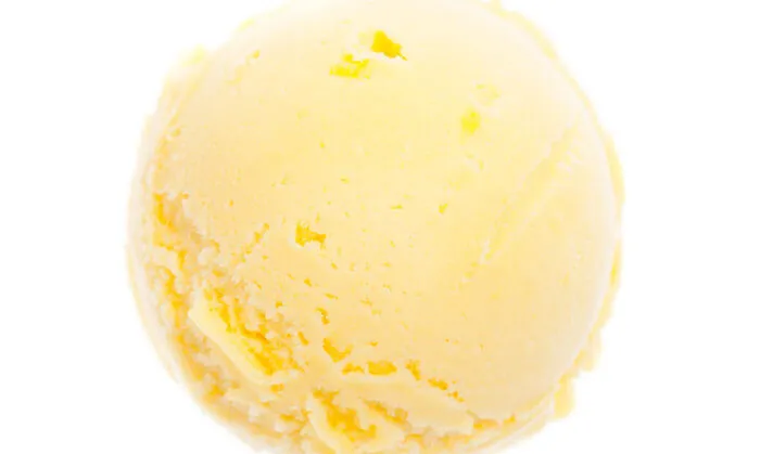 Safran färbt das Sorbet gelb