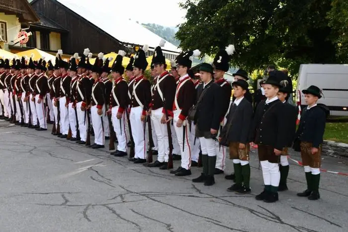 Bereits um 7 Uhr begann das „Schützenamt“ in der Pfarrkirche.