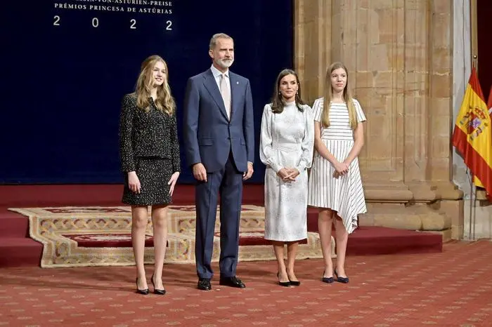 Das Königspaar mit ihren Töchtern Leonor und Sofia 