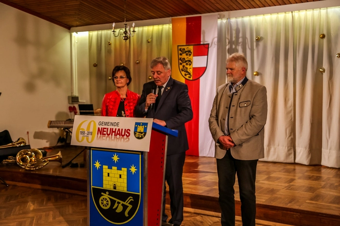 Zum Empfang eingeladen haben Bürgermeister Gerhard Visotschnig sowie der Gemeindevorstand und Gemeinderat.