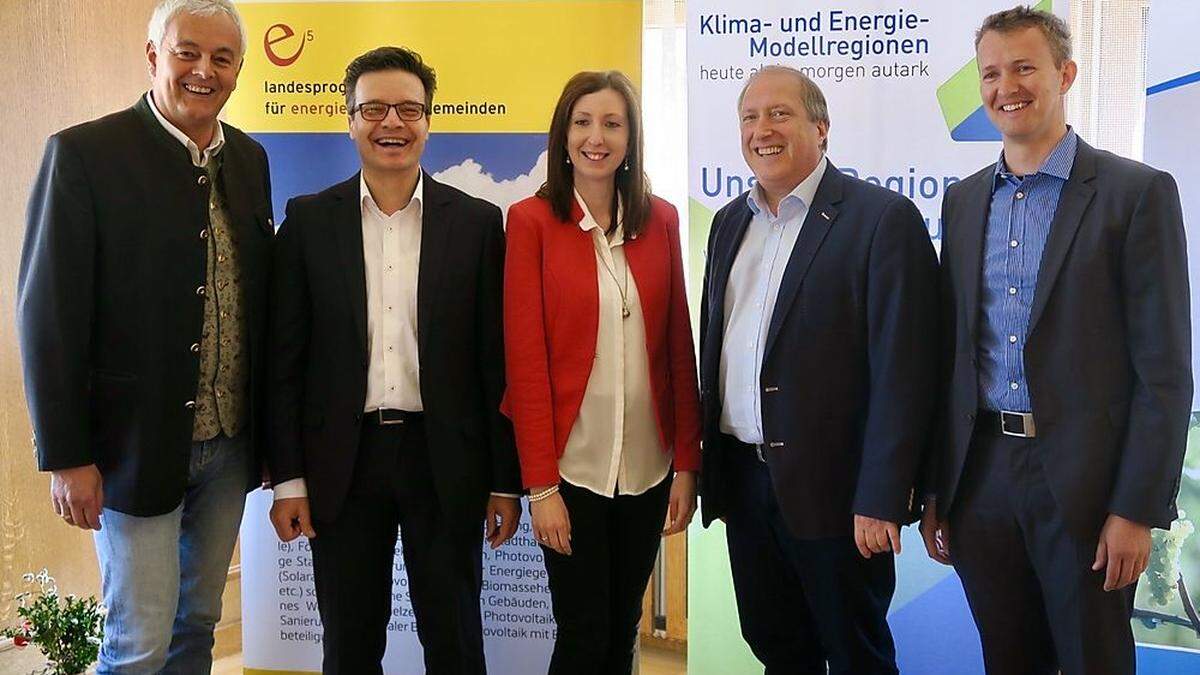 Benedikt, Stadtrat Wolfgang Leitner, Hofer, Holub und Duller (von links)