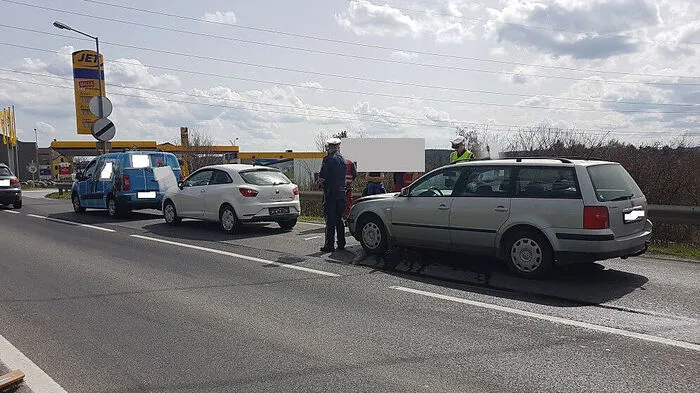 Drei Fahrzeuge waren an dem Auffahrunfall beteiligt