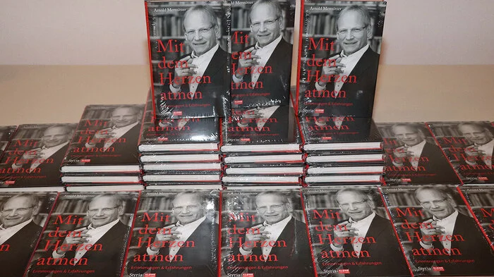Das neue Buch von Arnold Mettnitzer „Mit dem Herzen atmen“ (Erinnerungen &amp; Erfahrungen) ist im Styria Verlag erschienen.