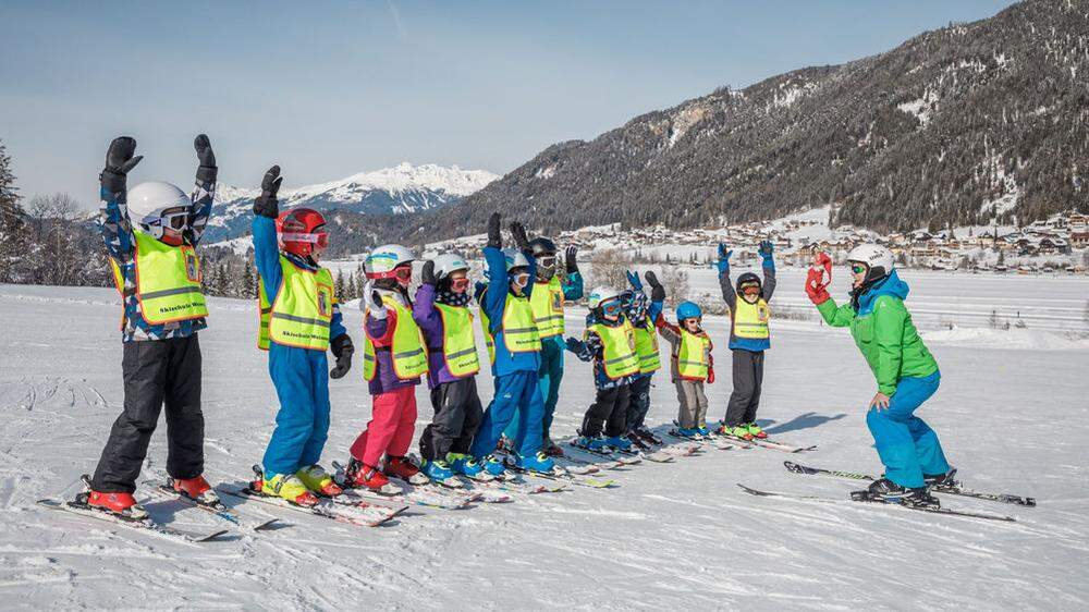 Zwischen 8. und 22. Jänner findet der familienfreundliche Skikurs am Weißensee statt