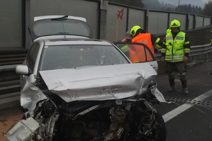 An dem Kleinwagen entstand erheblicher Sachschaden