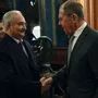 Russlands Außenminister Sergei Lavrov beim Treffen mit Khalifa Haftar in Moscow.