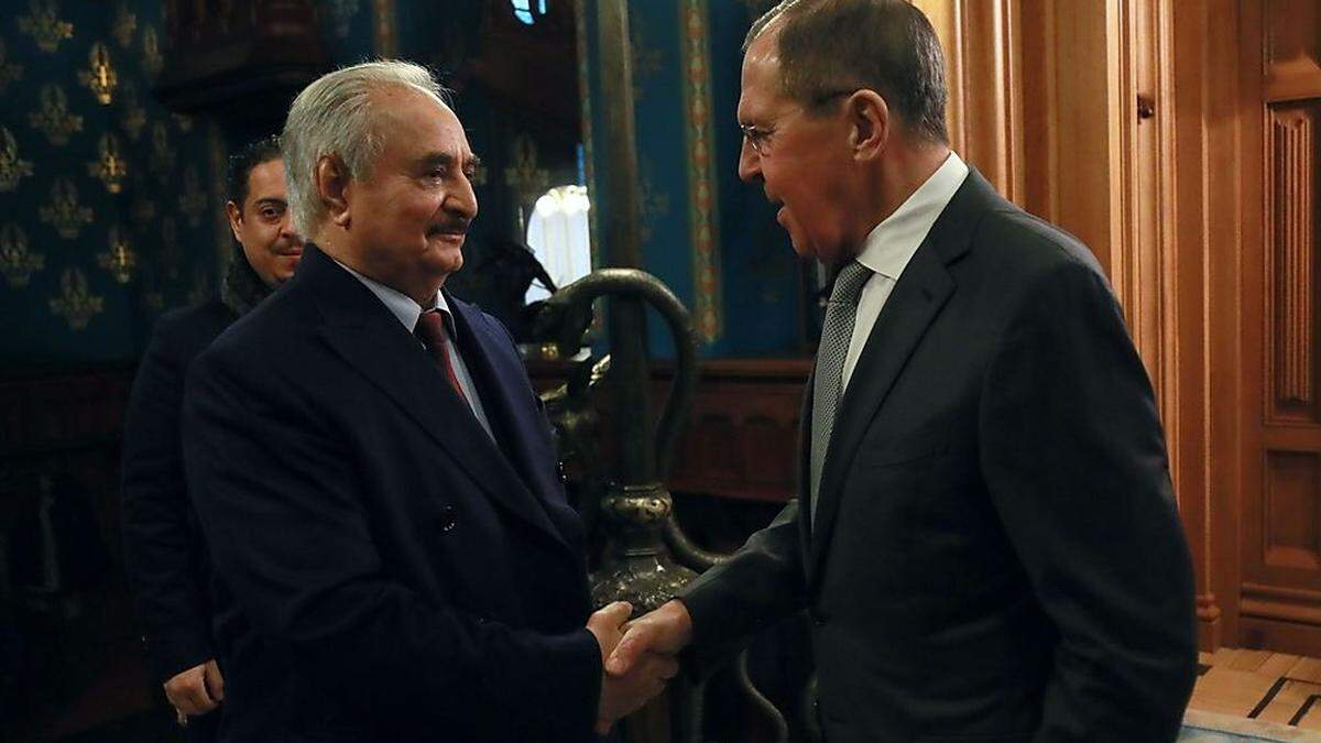 Russlands Außenminister Sergei Lavrov beim Treffen mit Khalifa Haftar in Moscow.