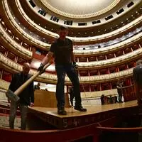 Aufbauarbeiten am Tanzparkett für den bevorstehenden Wiener Opernball 