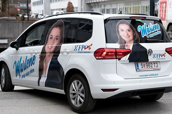 Marlene Svazek von der FPÖ gilt als politisches Talent, das die Partei auch weitgehend frei von Rechtsextremen hält. Lapsus zu Beginn des Wahlkampfs: Das an "Manner" angelehnte Werbesujet musste sie vom Wahlkampf-Auto entfernen.