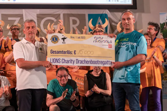 Der Sieg ging an den Lions Club Graz Forum (Business-Cup) und an die Pädagogische Hochschule Steiermark (Uni-Cup). Christoph Wegscheider von der Werbeagentur TIQA konnte die stolze Summe von 15.000 Euro an Klaus Hasenhütl von den Lions übergeben - für die Initiative "Mein Körper gehört mir".