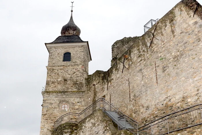 Und zwar auf die Burg Glanegg. 