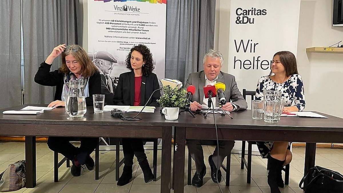 Zusammenarbeit mehrerer Partner: Bürgermeisterin Elke Kahr, Amrita Böker (VinziWerke), Erich Hohl (Vizedirektor Caritas Steiermark) und Sozial-Landesrätin Doris Kamps