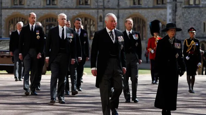 Auf Schloss Windsor fand Prinz Philip nach einer feierlichen Trauerzeremonie seine letzte Ruhe.