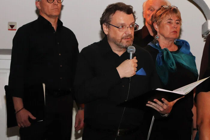 Moderiert wurde der Konzertabend von Jaschke Lambert.