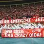 Fussball Österreich, FIFA WM Qualifikation Europa / UEFA 2026, Spieltag 10 - ÖFB / Österreich vs. Bosnien und Herzegowina / NFSBIH - Ernst-Happel-Stadion Wien, Österreich: WM 2026 - Das Crazy Oida WM Amerika, Jubel, Vorfreude, Auslosung, Fankurve, Fans, Stimmung *** Football Austria, FIFA World Cup Qualification Europe UEFA 2026, Matchday 10 ÖFB Austria vs Bosnia and Herzegovina NFSBIH Ernst Happel Stadium Vienna, Austria World Cup 2026 The Crazy Oida World Cup America, cheers, anticipation, draw, fan curve, fans, atmosphere Copyright: xLukasxBierederx