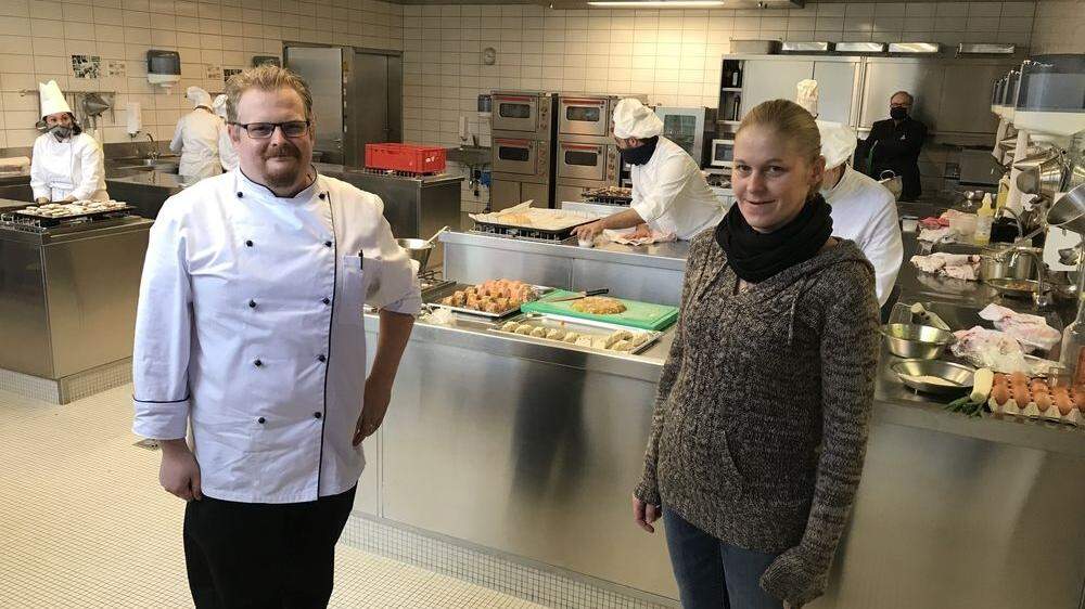 Karl Feyrer, Küchenchef im Kurhaus Bad Gleichenberg, und Renate Posch, die die Fachausbildung durchlaufen hat
