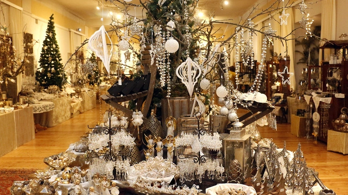 Zum vierten Mal öffnet die größte kunsthandwerkliche Weihnachtsausstellung Österreichs...
