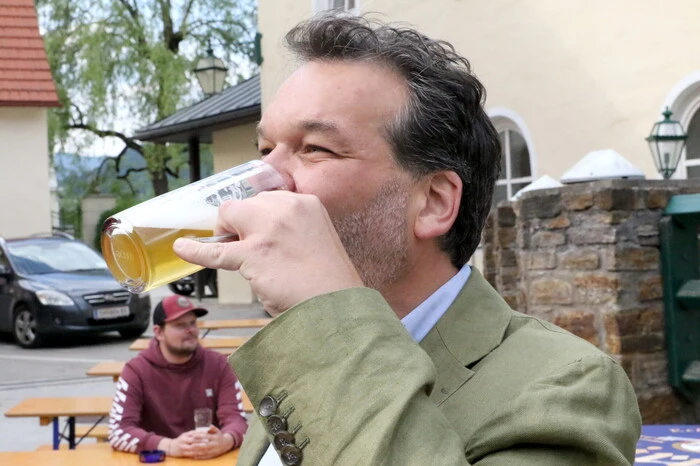 Übrigens: Am Samstag besteht von 17 bis 22 Uhr nochmals die Möglichkeit, dem „Kärntner Bierfest“ am Dorfplatz der Privatbrauerei Hirt einen Besuch abzustatten. 