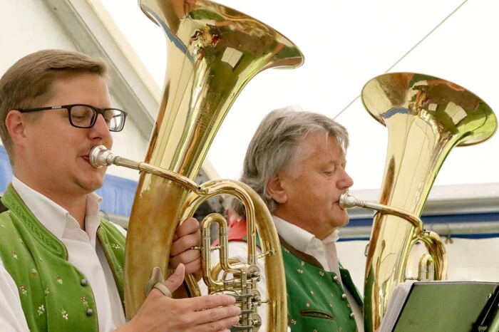... für den musikalischen Aufputz sorgte die Ebersteiner Kirchtagsmusi. 