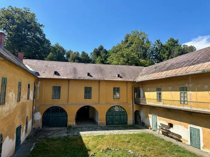 Die Besonderheit: der ruhige, uneinsichtige Innenhof