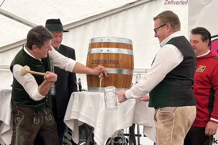 befreite Bürgermeister und FSK-Obmann Franz Jost...