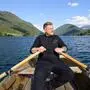 Bei Sternekoch Stefan Glantschnig starten die Menüs ab sofort mitten am Weißensee in einem Ruderboot