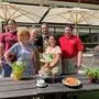 Strandcafé-Team: Konstantin Knaller, Almut Knaller, Anita Novak, Fernando und Erin Dirol, Philipp Rauch (von links)