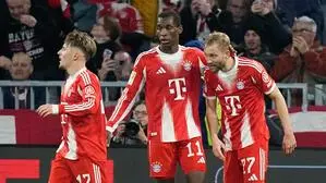 Konrad Laimer (rechts) erzielte das 2:0