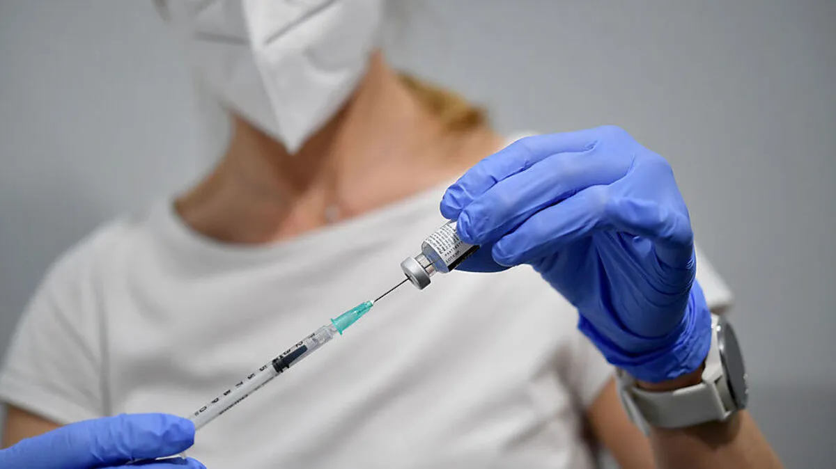 ++ THEMENBILD ++ CORONA: IMPFSTRASSE / IMPFSTOFF / IMPFEN