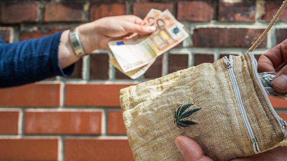Cannabis im Wert von 80.000 Euro verkaufte ein Slowene (Symbolbild)