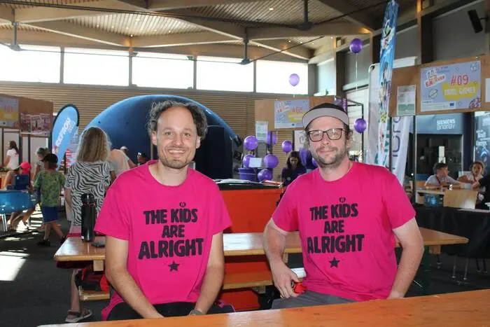 Kinderstadt-Projektleiter Walter Persch (l.) und Projekt-Assistent David Pierre-Yves