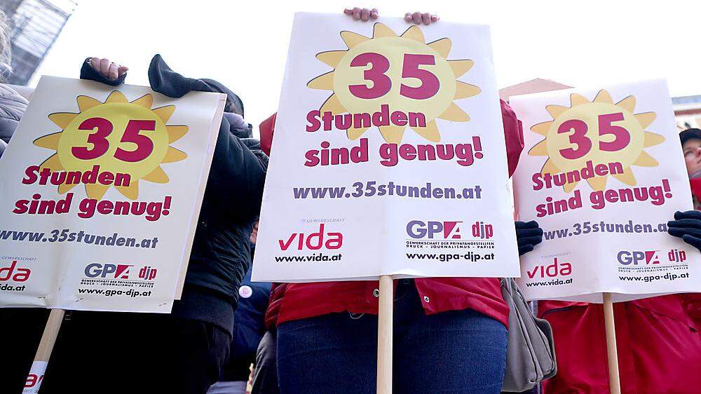 Die Gewerkschaft geht auf die Straße: am Dienstag am Wiener Stephansplatz und in der Steiermark, am Mittwoch beim Gewerkschaftshaus in der Bahnhofstraße Klagenfurt