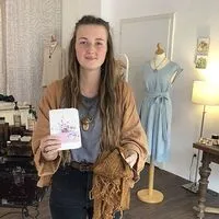 Carmen Kaiser im Pop Up-Store am Oberwölzer Hauptplatz