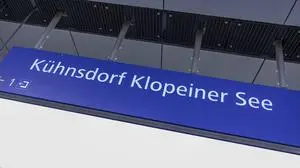 Der für die Koralmbahn neu errichtete Bahnhof heißt seit 2020 offiziell Bahnhof „Kühnsdorf-Klopeiner See“
