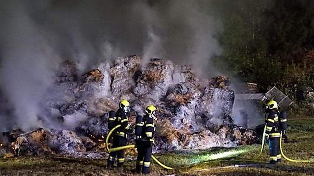 Einsatz der Stadtfeuerwehr Feldkirchen im August 2018 auf der Pollenitz: 20 Tonnen Stroh gerieten in Brand 