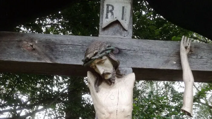 Das zerstörte Kreuz