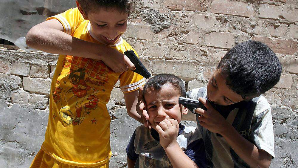 Irakische Kinder spielen &quot;Exekution&quot; 