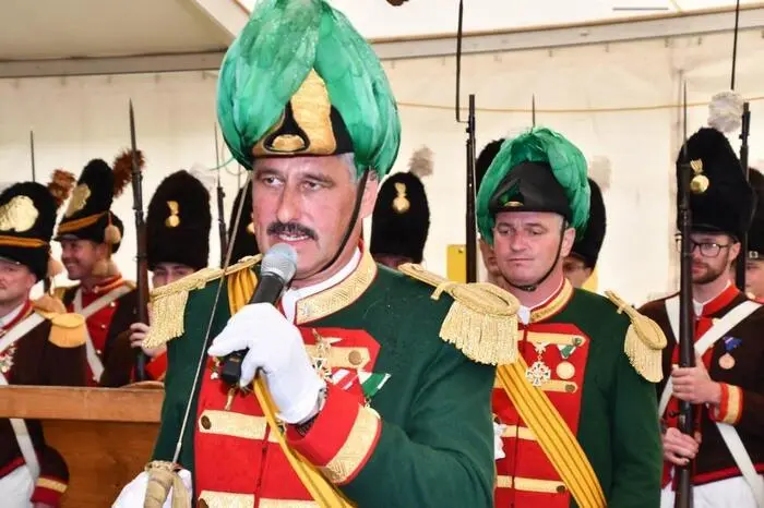 Kommandant und Bürgermeister Franz Kleinferchner blickte in seiner Festrede am Sonntag auf die wechselvolle Geschichte der Garde zurück, der aktuell 66 Mann und 6 Patronenträger angehören