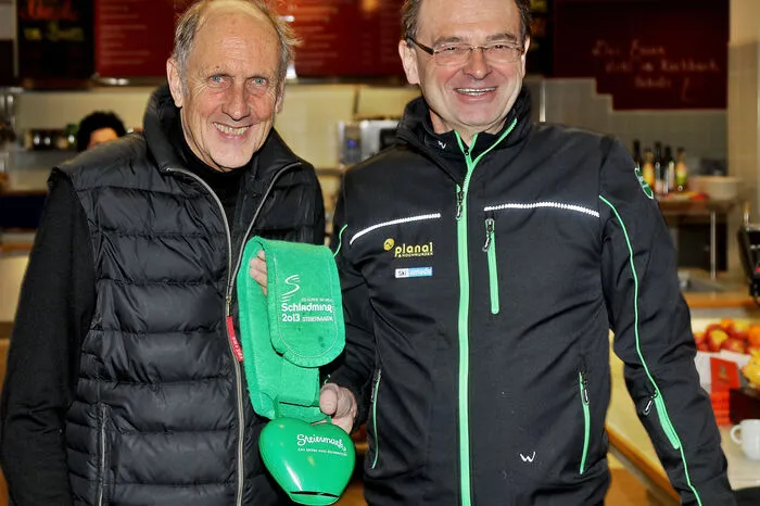 Hans-Joachim "Strietzel" Stuck und Planaichef Georg Bliem präsentierten sich beim Eröffnungsabend im Gipfelrestaurant auf dem Dachstein besten gelaunt. Erstmal wurde heuer die Eröffnung auf dem Dachstein gefeiert und die Teilnehmer waren der geografischen Situation angepasst "höchst" erfreut.
