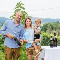 Das Weingut Maltschnig mit Christoph, Christina, Sohn Matthias und Tochter Mia (hier nicht am Bild) Maltschnig wurde gleich dreifach ausgezeichnet (Archivfoto)